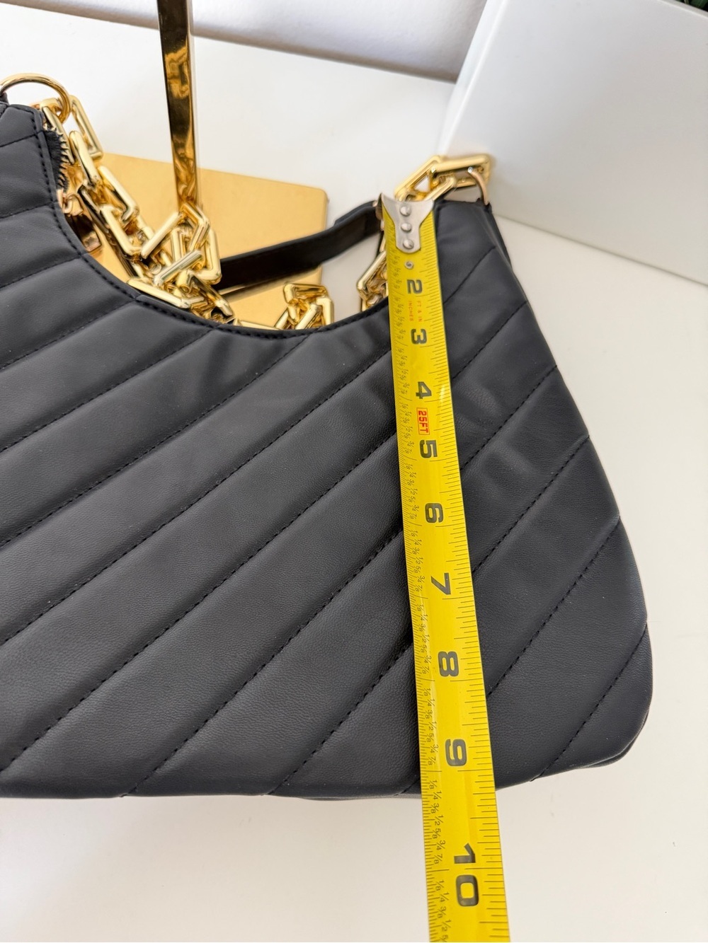 Black Quilted Shoulder Bag Gold Chain Accent Hobo Style Zipper Closure new - Picture 4 of 6
